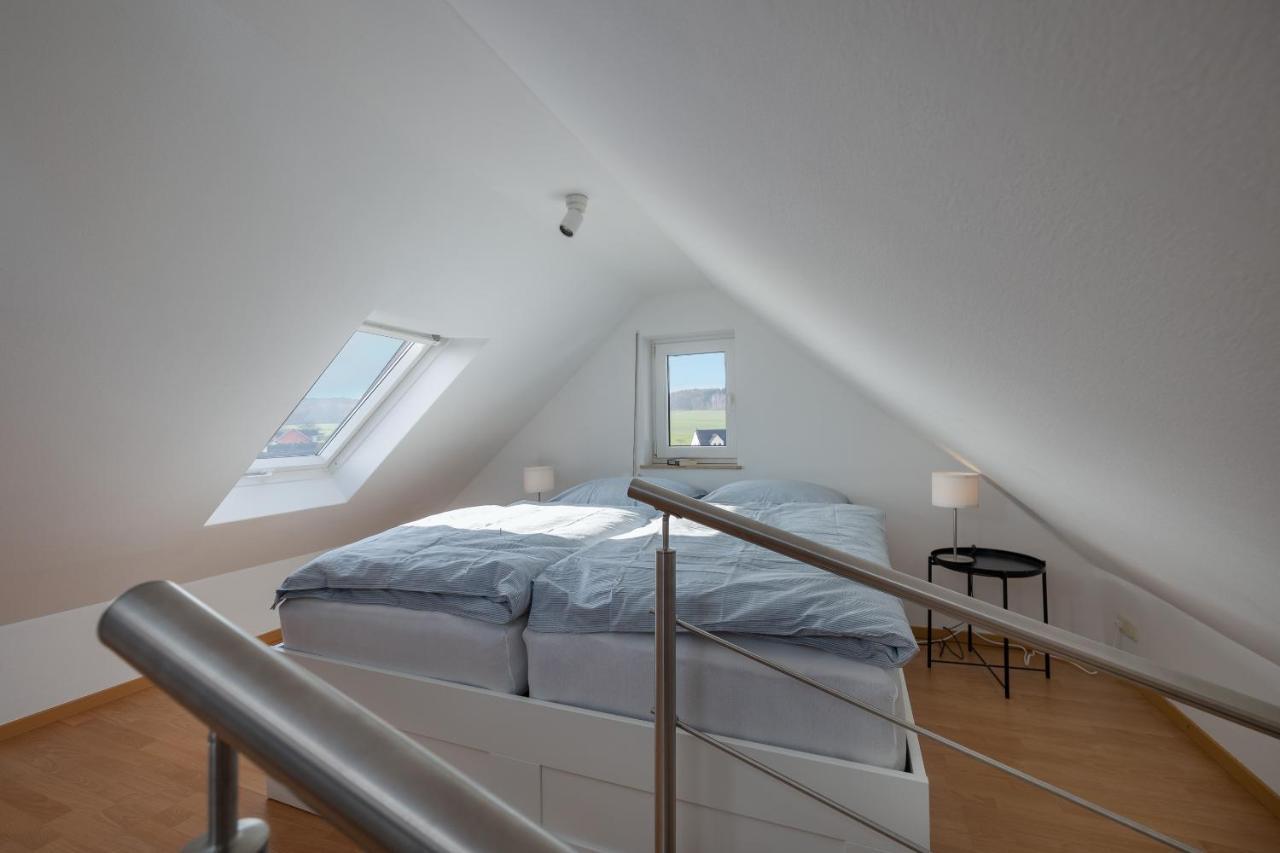 Ferienwohnung Julia - Klimatisiert Wolken ภายนอก รูปภาพ
